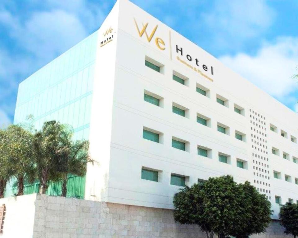 WE HOTEL AEROPUERTO or similar hotel